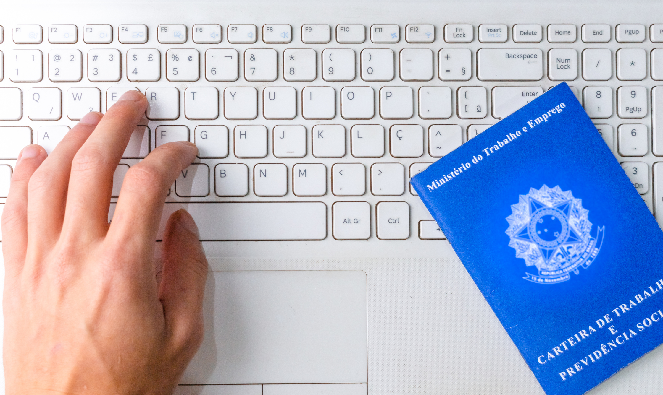 Como comprovar vínculos trabalhistas sem a Carteira de Trabalho?