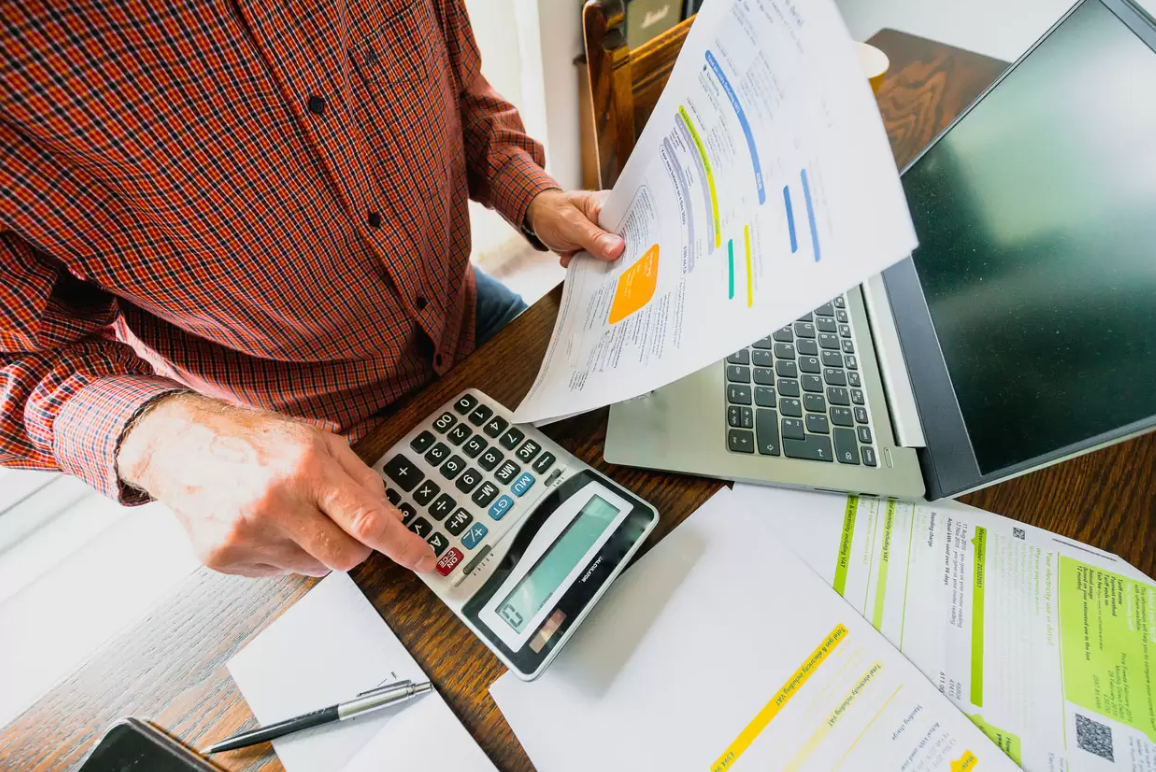 As 5 principais vantagens de fazer uma simulação de empréstimo online antes de fechar negócio