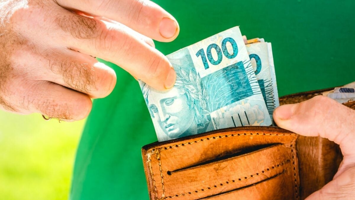 Reajuste de 4,77% para aposentados que ganham acima do mínimo: o que você precisa saber