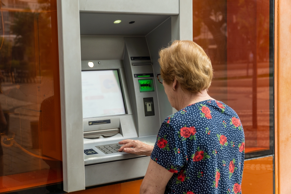 INSS antecipa pagamento de aposentados e pensionistas em março: O que você precisa saber