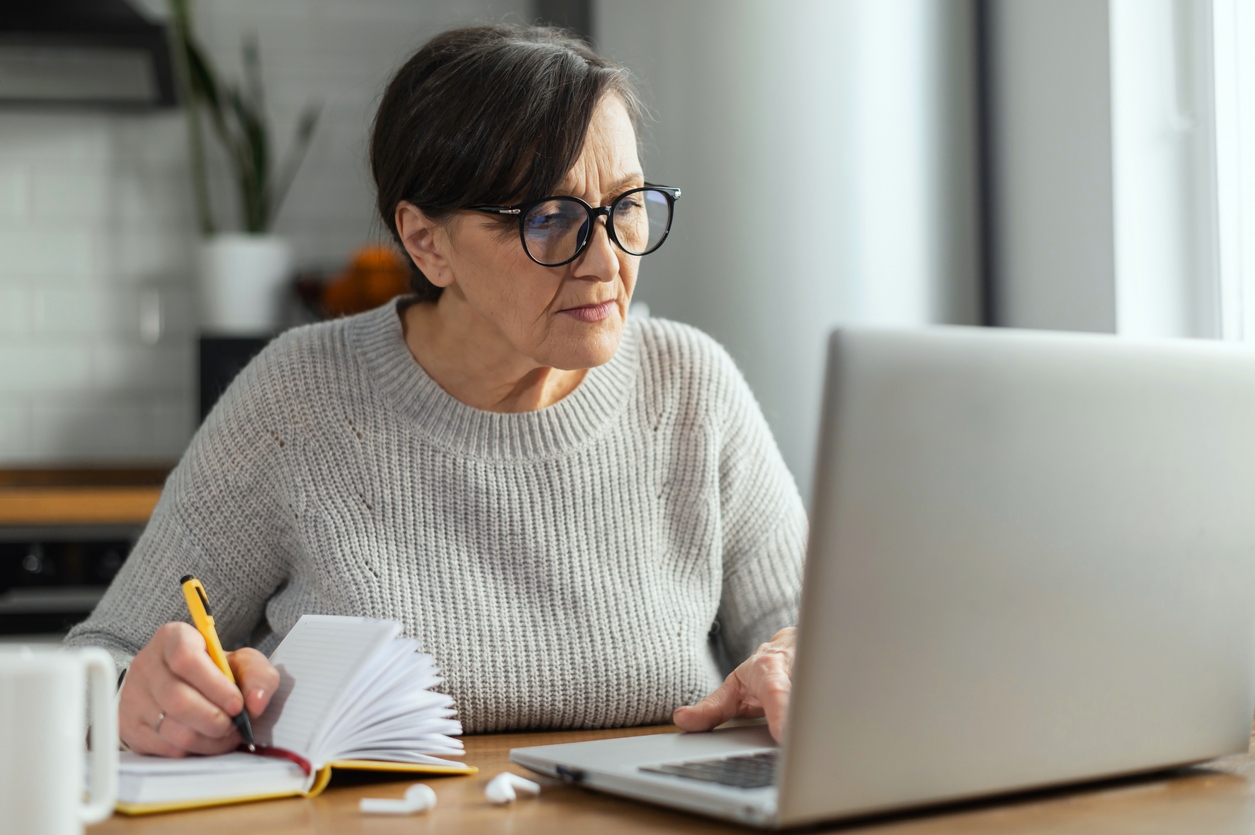 Brasileiros adiam planejamento financeiro para aposentadoria e enfrentam dificuldades