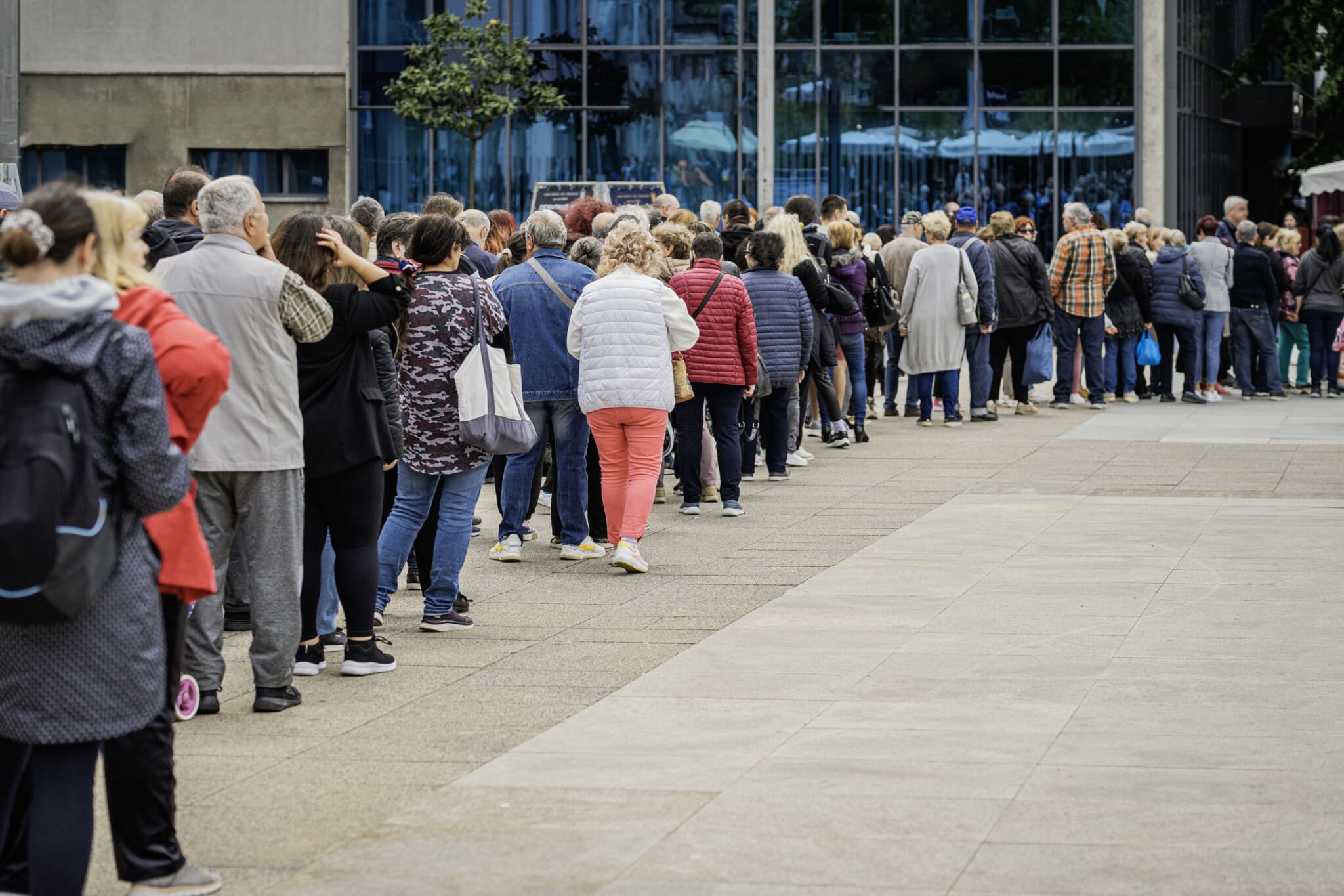 Fila de espera do INSS atinge quase 2 milhões de solicitações