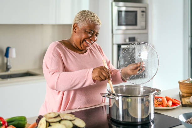 Como a dona de casa pode contribuir para o INSS e garantir seus direitos previdenciários