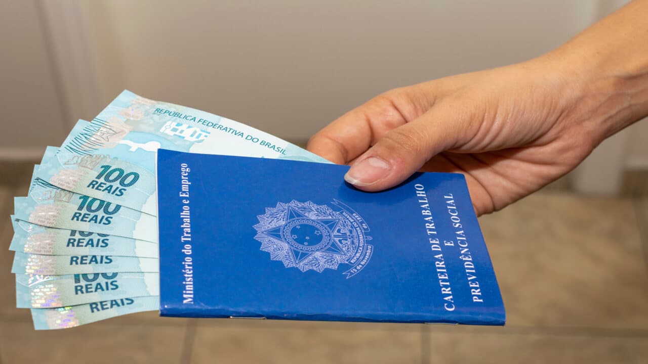 Quanto tempo de carteira assinada é necessário para fazer um empréstimo consignado CLT?