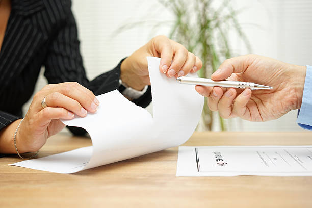 Pedi demissão com um empréstimo consignado CLT: E agora? Entenda o que fazer