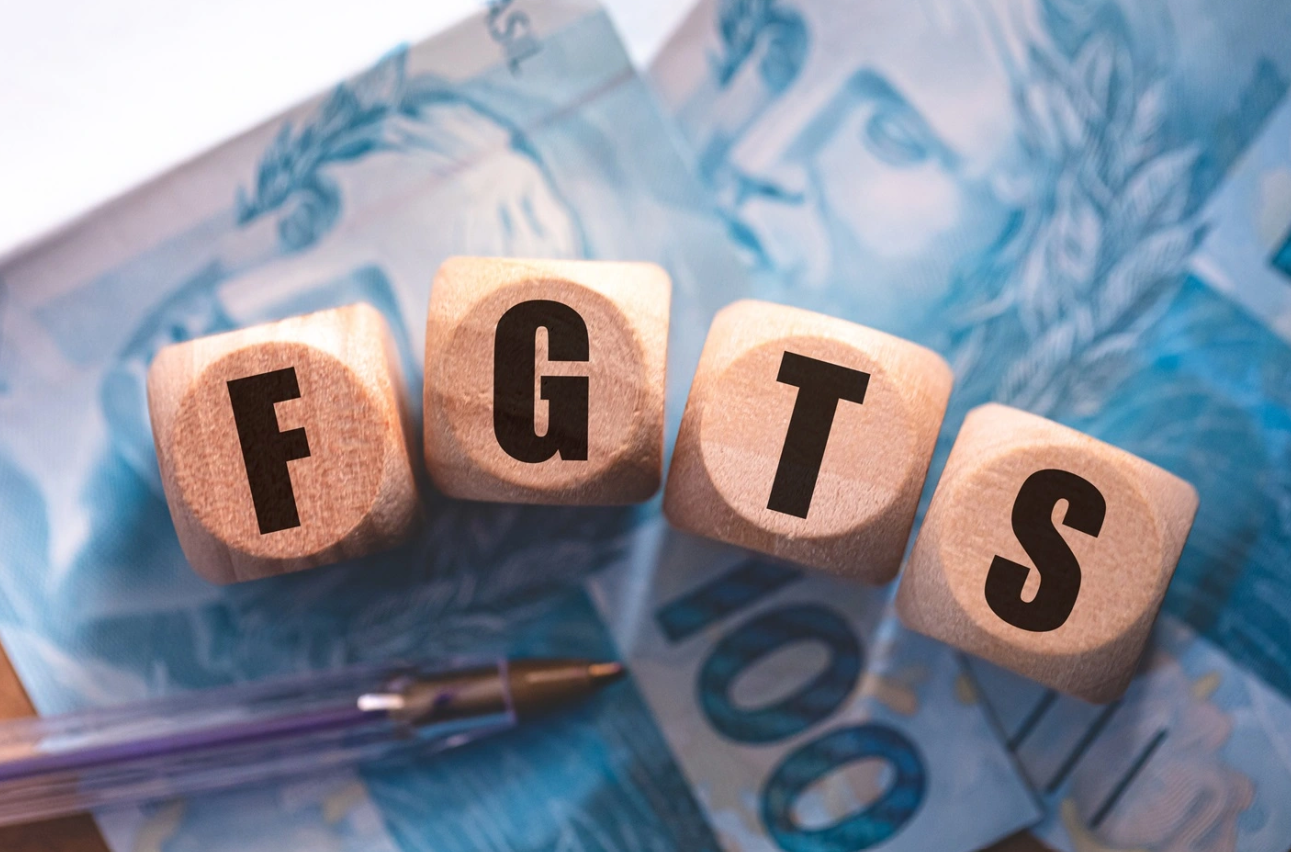 Preciso ter nome limpo para antecipar o FGTS?