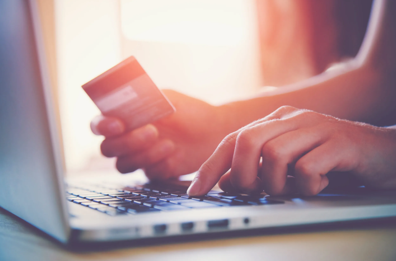 Crédito pessoal online com cartão de crédito: tudo o que você precisa saber