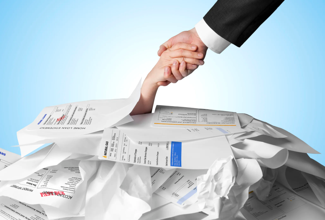 O empregado-endividado: A psicologia por trás do consumo e o papel do consignado CLT
