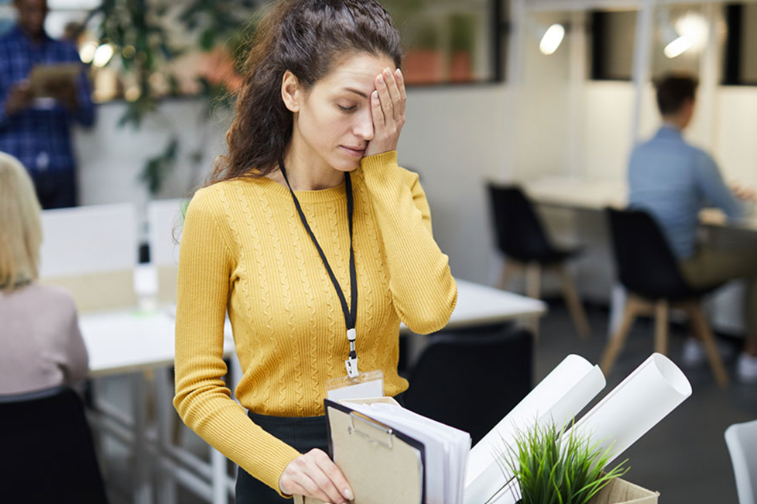A demissão surpresa: O que acontece com seu consignado CLT quando você perde o emprego?