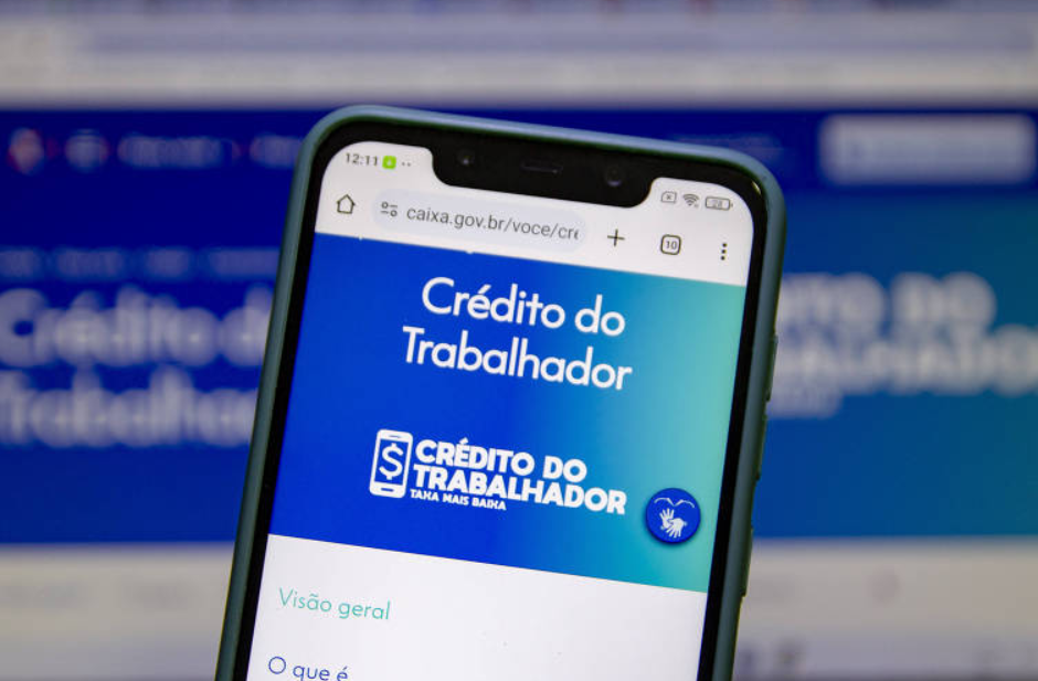 Vale a pena usar o Crédito do Trabalhador para investir ou quitar dívidas?
