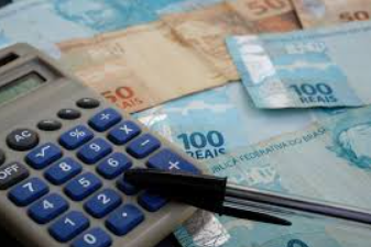 Como é o consignado CLT para quem tem salário variável?