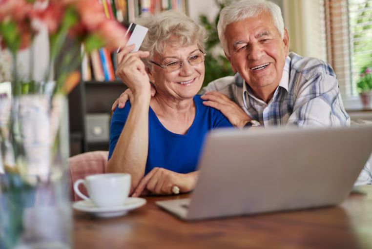 Como fazer compras online de forma segura na aposentadoria?
