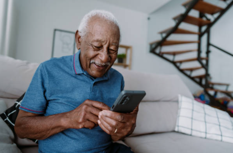 Como utilizar a tecnologia para contratar um empréstimo para aposentado?