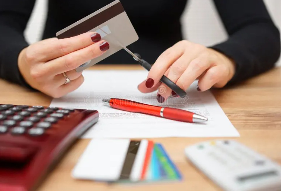 Troque a dívida do cartão de crédito pelo consignado CLT!