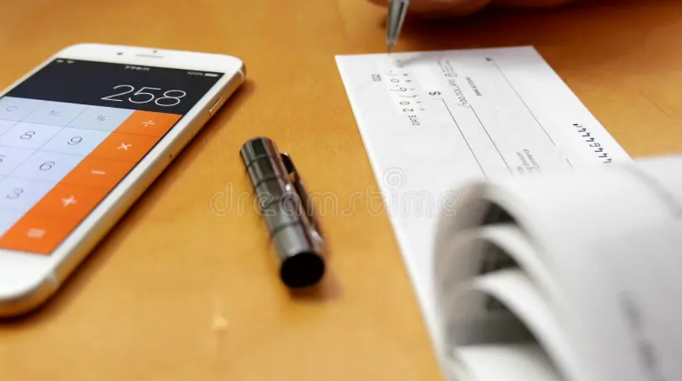 Por que os juros do empréstimo CLT são menores que do cheque especial?