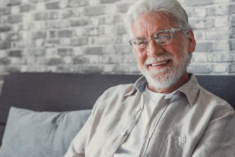Aposentado de 80 anos pode contratar empréstimo consignado?
