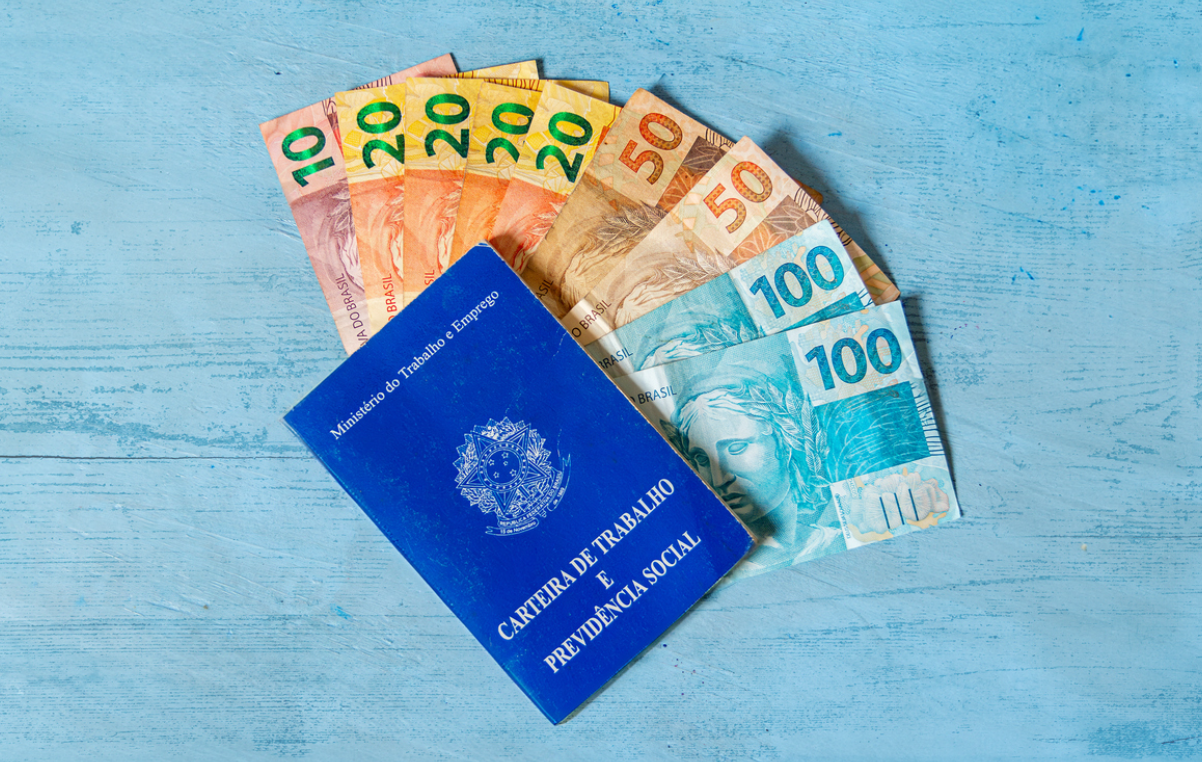 Quanto posso pegar de empréstimo CLT com um salário de R$ 2.000?