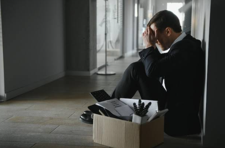 Fui demitido: quem paga meu empréstimo consignado CLT agora?
