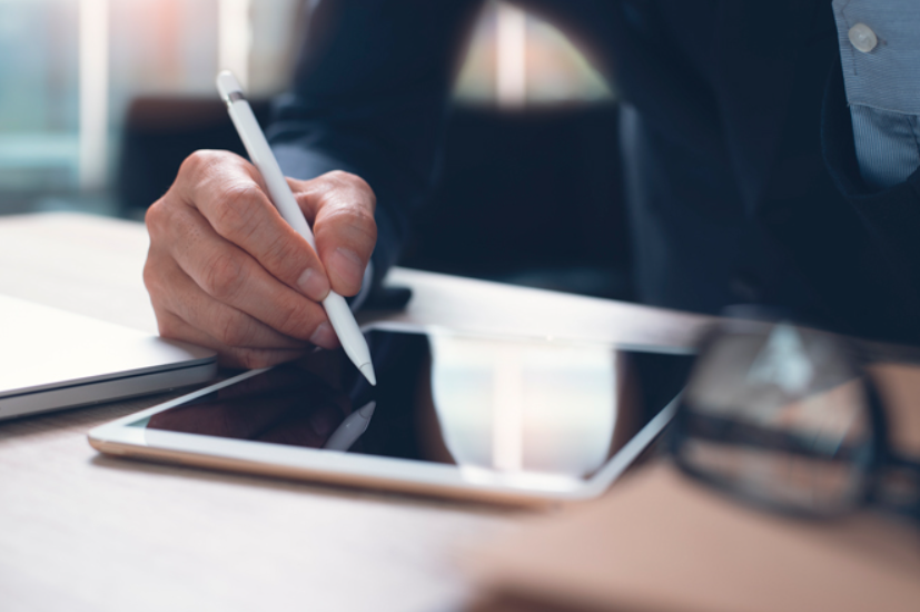 O que fazer antes de assinar qualquer contrato