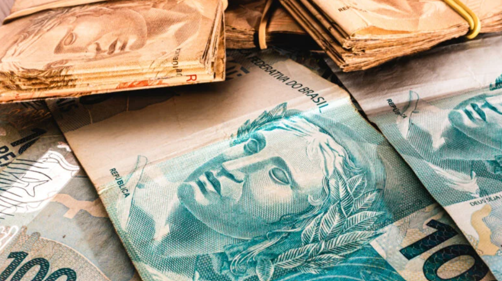 Quanto posso pegar de empréstimo CLT com um salário de R$ 5.000?